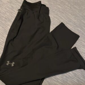 NWOT Men's UA Unstoppable Tapered Pants in Black/Pitch Gray Size M